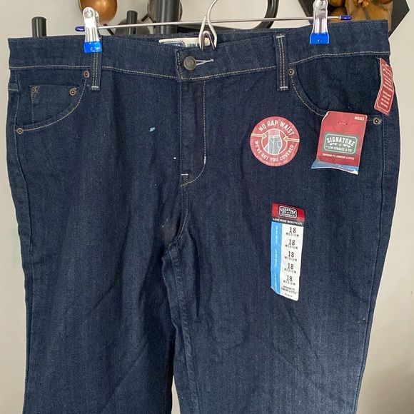 Levis Strauss Signature Stretch Low Rise Bootcut Misses 18 Medium Blue Jeans - Picture 2 of 8